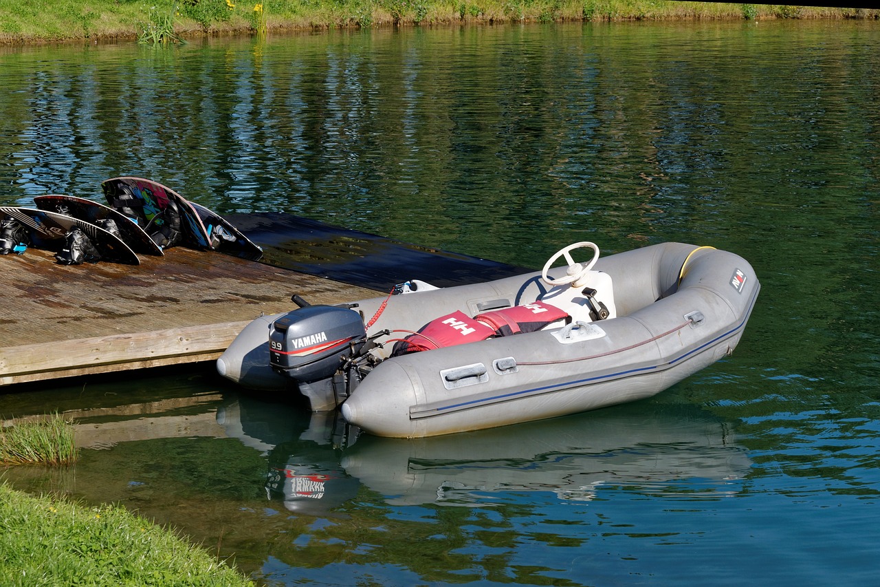 Schlauchboot mit Motor: Voraussetzungen, Motortypen und rechtliche Grundlagen