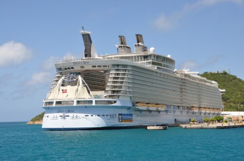 Kreuzfahrtschiff 'Explorer of the Seas' gerät in schweren Sturm vor Teneriffa auf dein-schlauchboot-kaufen.de